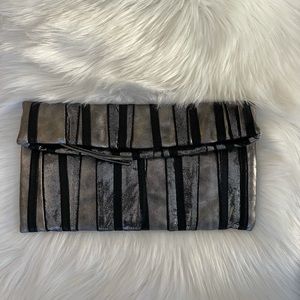 Gunmetal & black clutch